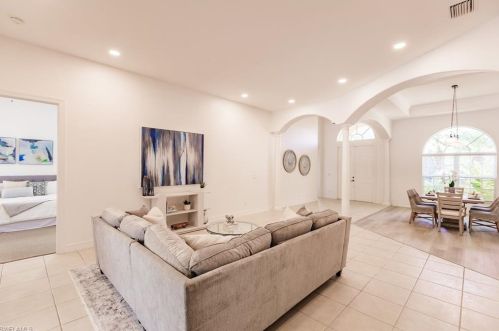 388 Cypress Way, Naples FL 34110-1108 exterior