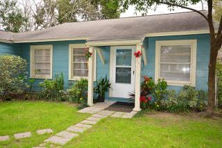 1310 Zora St, Houston TX  77055-7114 exterior