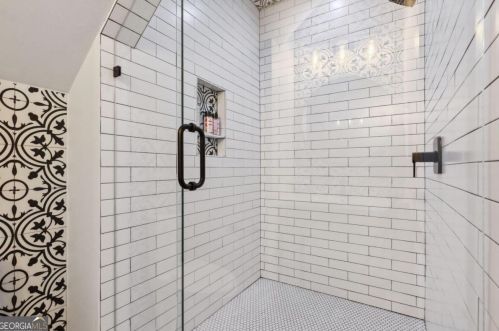 560 Morgan St, Atlanta GA 30308-2821 exterior