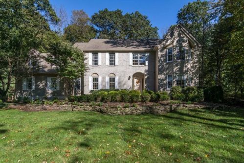 28 Aldebaran Dr, Dover, NJ 07869-2739