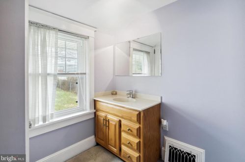 207 Front St, Media PA 19063-2710 exterior