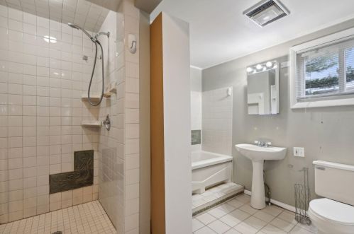 1552 Congress St, Portland ME 04102-3333 exterior