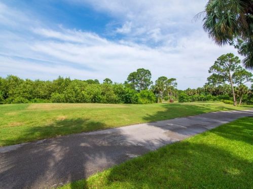 441 Fairway Lndg, Fort Pierce FL  34986-2168 exterior