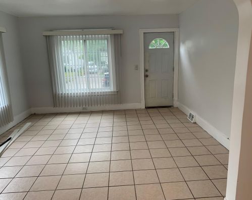 1880 Jarman St, Meskegon MI 49442-5735 exterior