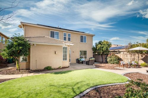 2038 Beckett Dr, Folsom CA 95762-5200 exterior