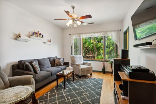 2539 Marshfield Ave, Chicago IL 60614-1907 exterior