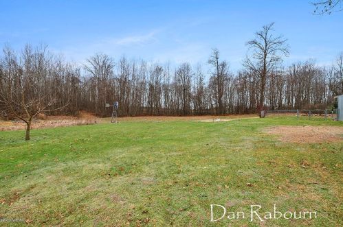 1662 136th St, Grant MI 49327-9643 exterior