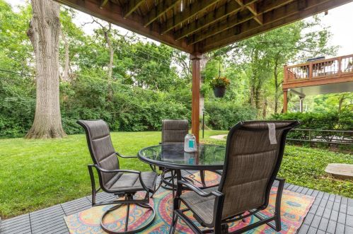 630 Francis Pl, Saint Louis MO 63105-2425 exterior