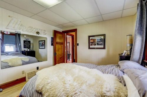 5006 Beloit Rd, Milwaukee WI 53214-5332 exterior