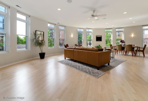 501 Kingsbury St, Chicago, IL 60654-5777