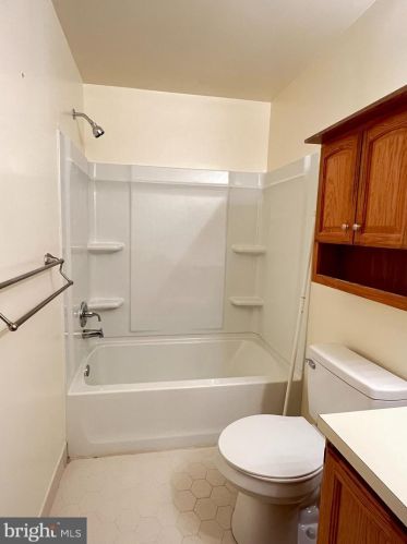 493 Silvia St, Trenton NJ  08628-3237 exterior