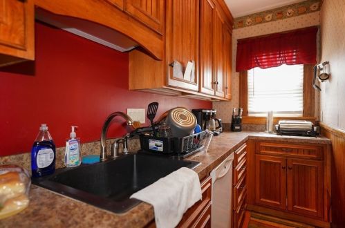 121 Hope Ave, Worcester MA 01603-2237 exterior