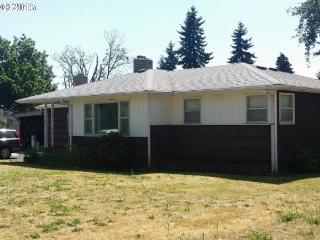 230 Alva Park Dr, Eugene OR  97402-2406 exterior