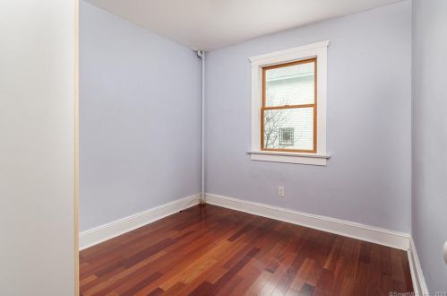 17 Chestnut St, Greenwich CT 06830-5952 exterior