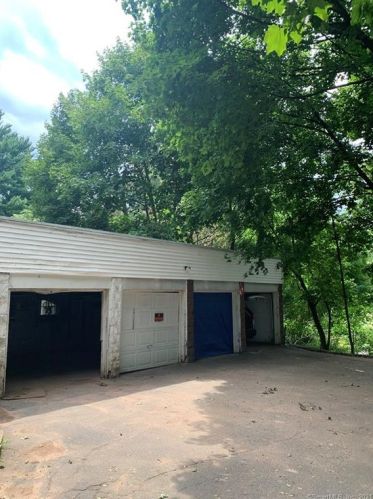 193 Bassett St, New Britain CT 06051-3421 exterior