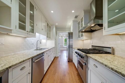 402 Ansley Villa Dr, Atlanta GA  30324-4811 exterior