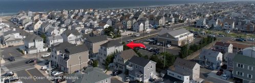 101 Bayside Rd, Lavallette, NJ 08735-3302