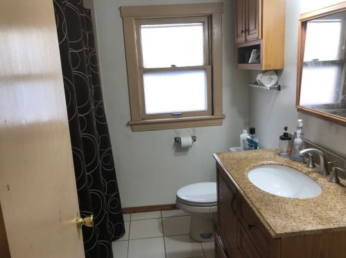 7826 Indiana Ave, Chicago IL 60619-2332 exterior