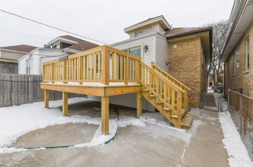 7810 Cressett Dr, Chicago IL  60707-1344 exterior