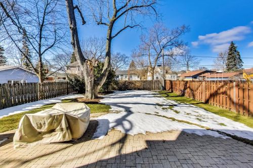 642 Euclid Ave, Elmhurst IL 60126-4338 exterior