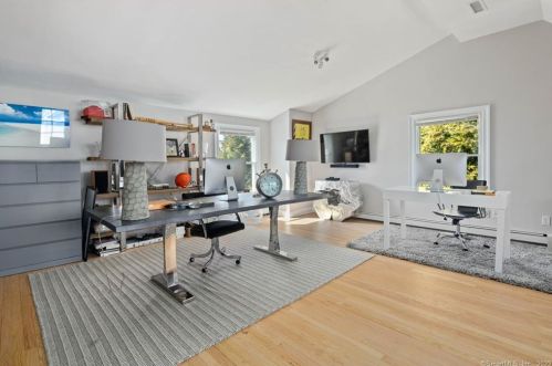 42 Danbury Ave, Westport CT  06880-6821 exterior