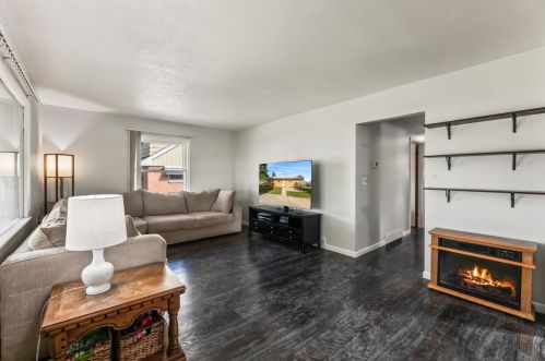 2774 61st St, Milwaukee, WI 53210-2108