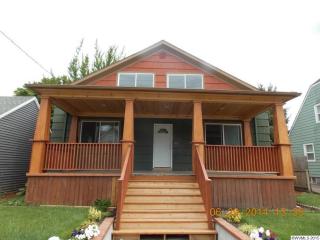 684 17th St, Salem, OR 97301-2630