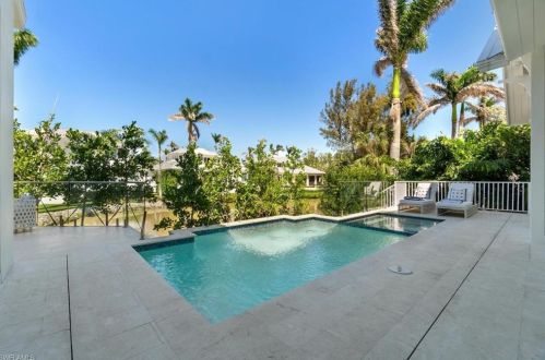 125 18 Ave, Naples FL 34120-0035 exterior