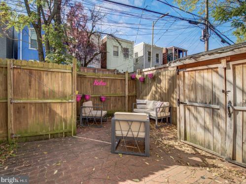 1341 Emerald St, Washington DC 20002-5432 exterior