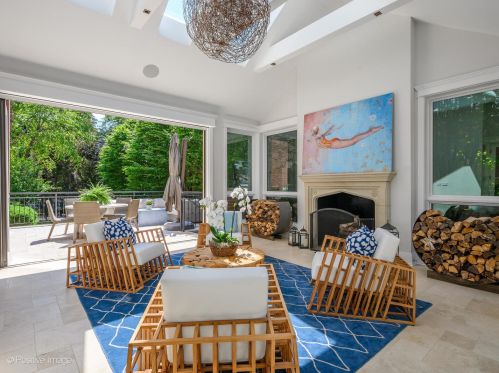 3720 Greenview Ave, Chicago IL 60613-3610 exterior