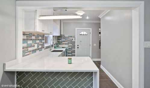 6540 Washtenaw Ave, Chicago IL 60645-5341 exterior