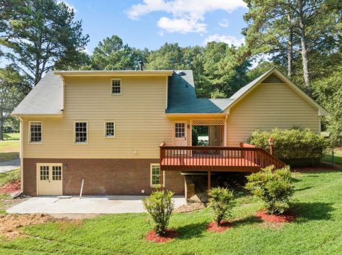 3845 Laurel Fls Dr, Lithonia GA 30039-6586 exterior