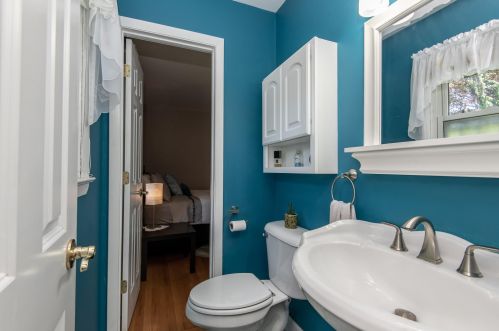 10021 Grantosa Dr, Milwaukee WI 53222-1325 exterior