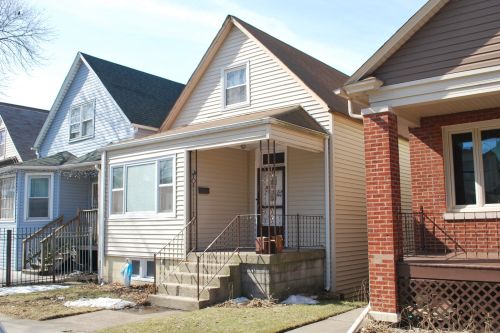 10412 Avenue, Chicago IL  60617-6239 exterior