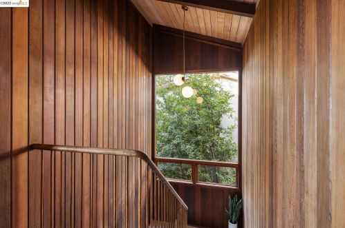 1404 Smt Rd, Berkeley CA 94708-2215 exterior