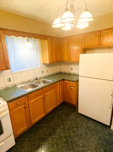 11435 Harvard Ave, Chicago IL 60628-7218 exterior