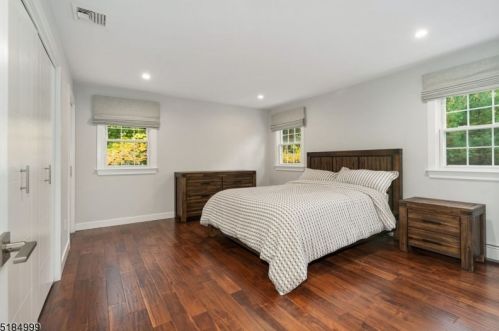 14 Stonehedge Ter, Sparta NJ 07871-1309 exterior