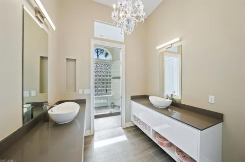 4055 1 Ave, Naples FL 34102-5905 exterior