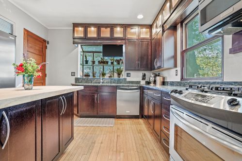 2867 Superior St, Milwaukee WI  53207-2550 exterior