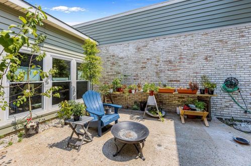 6801 Anglebluff Cir, Dallas TX 75248-4140 exterior