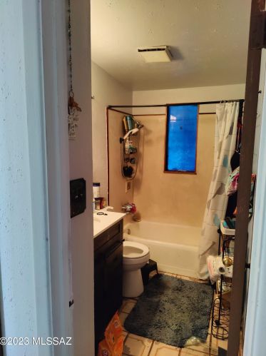 1302 Kleindale Rd, Tucson AZ 85749-8385 exterior