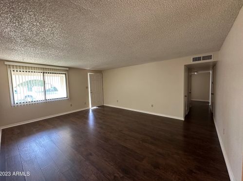 13625 15th Dr, Phoenix AZ  85023-6102 exterior