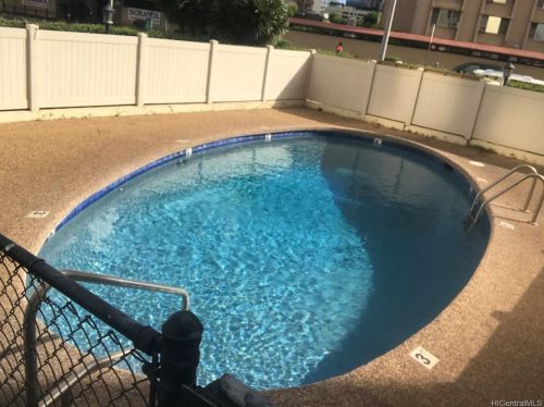 910 Ahana St, Honolulu HI  96814-2421 exterior