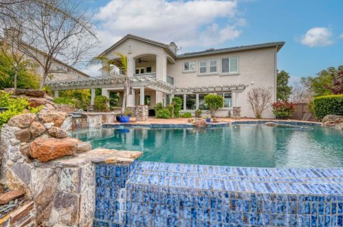 1380 Souza Dr, Folsom CA  95762-7561 exterior