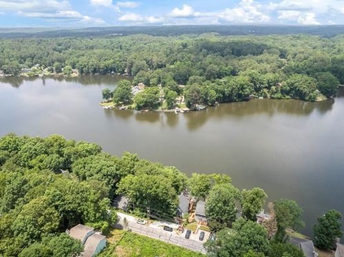 8474 Lake Dr, Lithonia GA  30039-6562 exterior