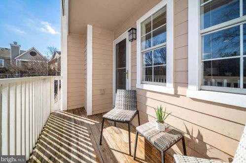 10827 Hampton Mill Ter, Rockville MD 20852-5437 exterior