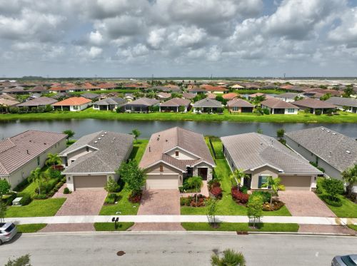 9516 Royal Poinciana Dr, Fort Pierce FL  34987-2506 exterior