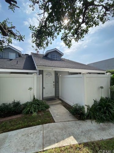 1052 Walnut St, Tustin, CA 92780-7819