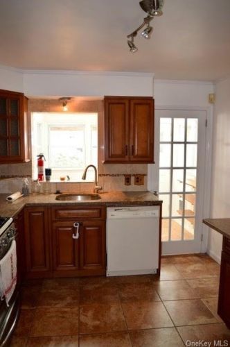 83 Sheridan Ave, Mount Vernon NY 10552-1407 exterior