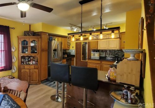 39 Hunt St, Iselin NJ  08830-1720 exterior